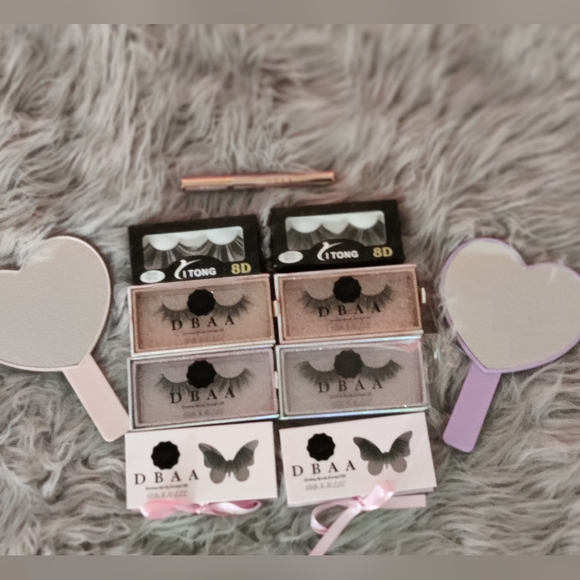 Eyelashes/Mirrors/Adhesive - Picture 2 of 2